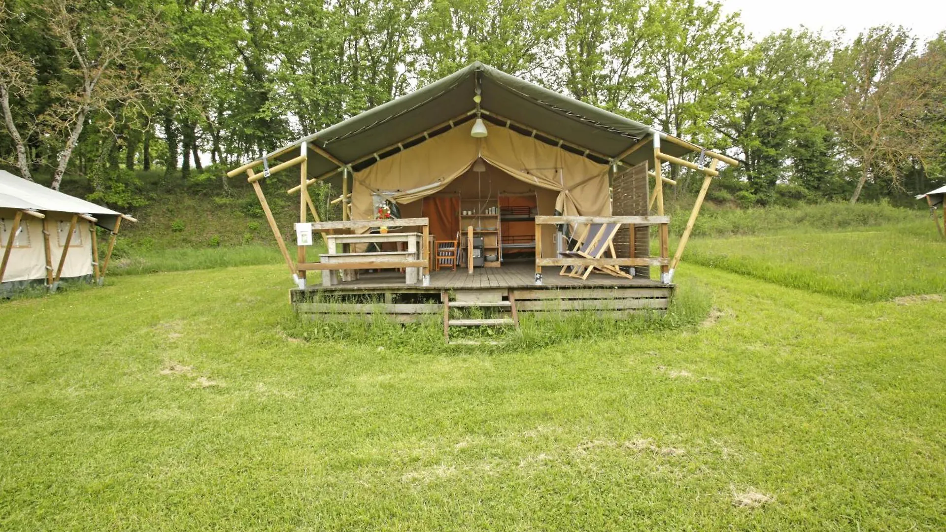 Hotel Les Ânes de Forcalquier 3*,