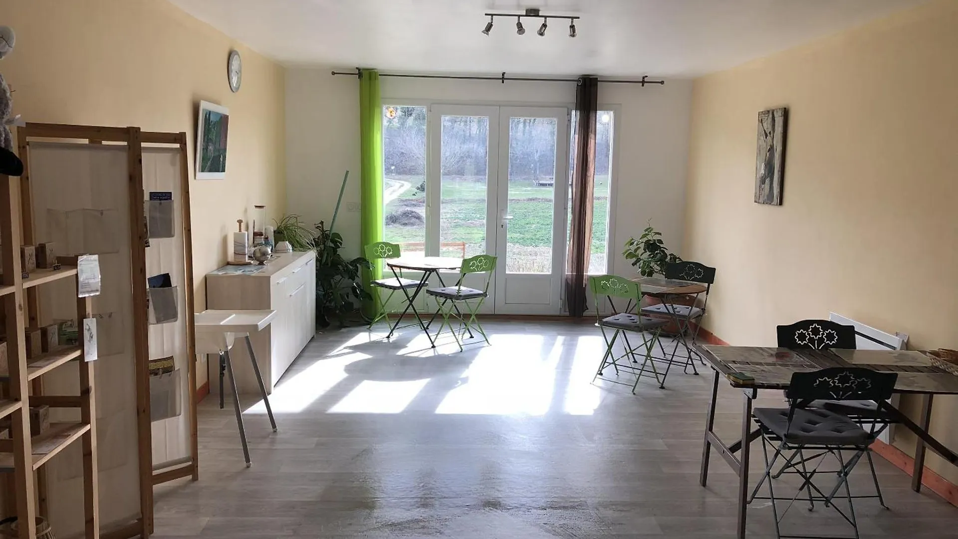 Les Anes De Forcalquier Hotell