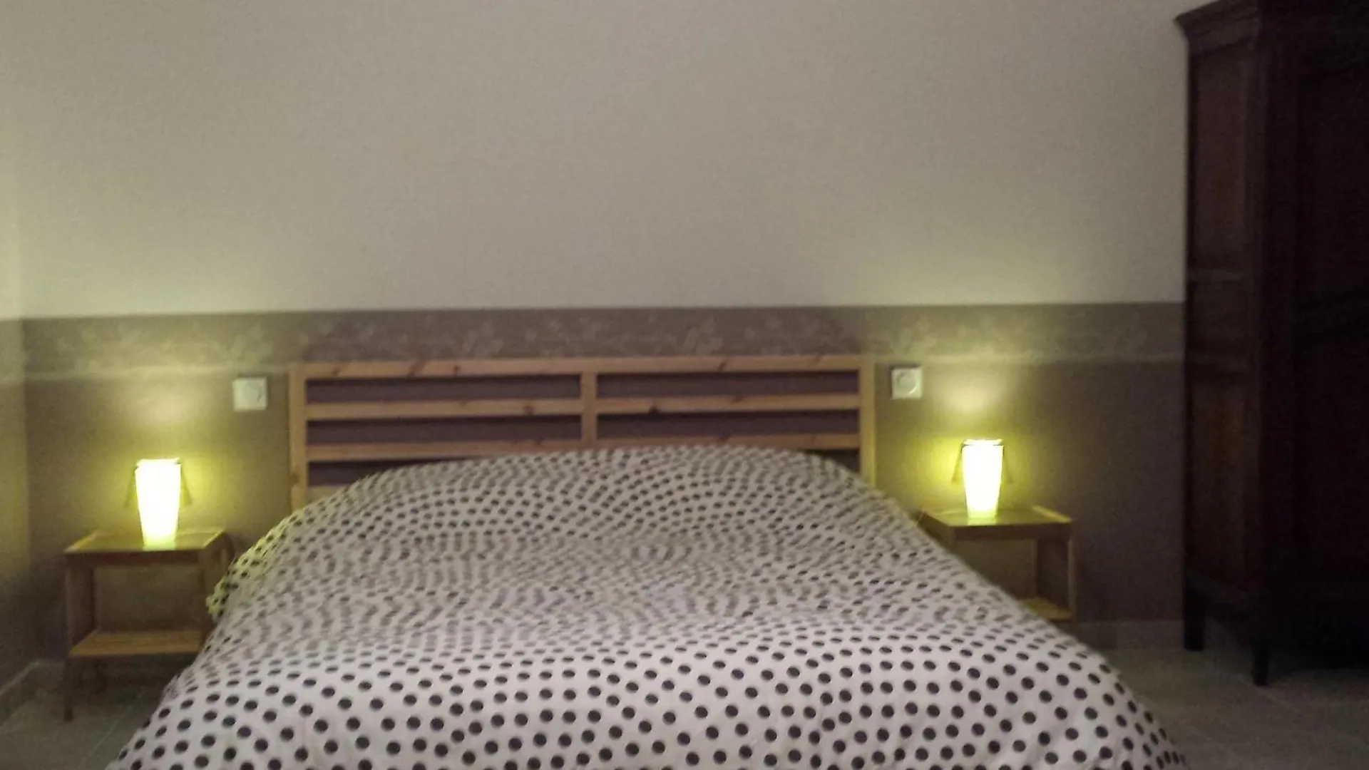 Les Anes De Forcalquier Bed & Breakfast